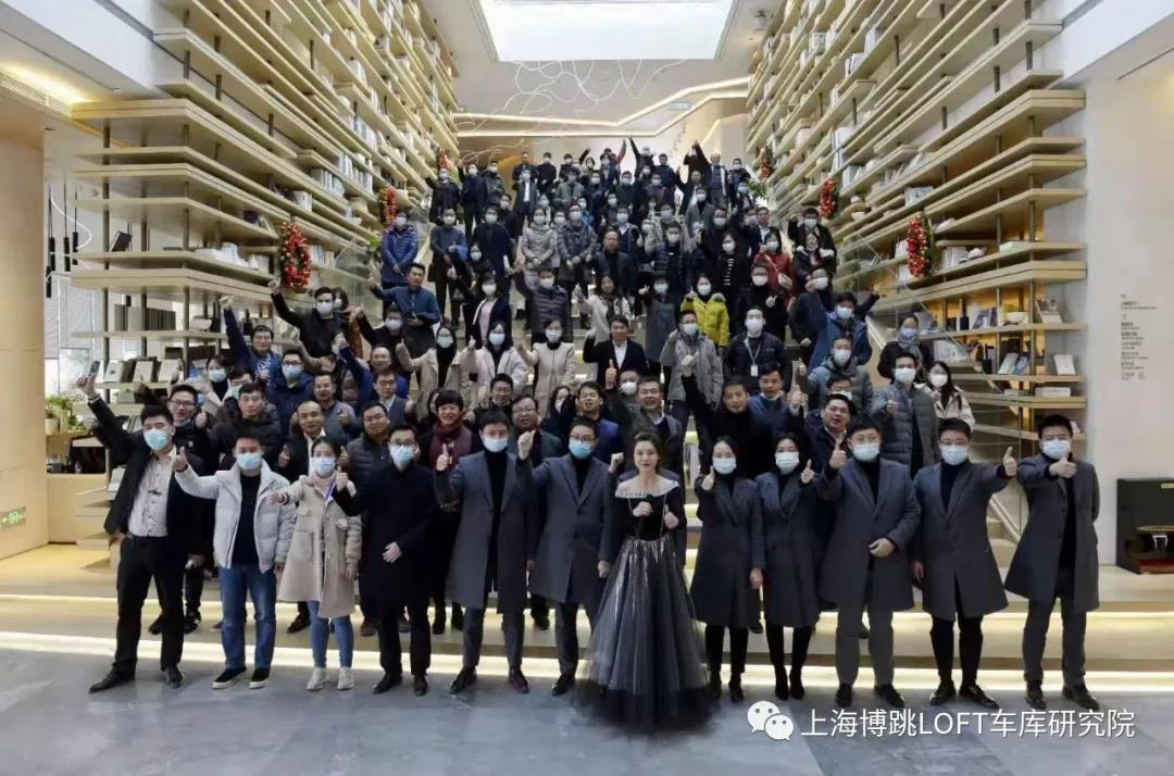 黄浦全国一百多人在华侨城汉口道6号参观研讨LOFT专利车库技术！